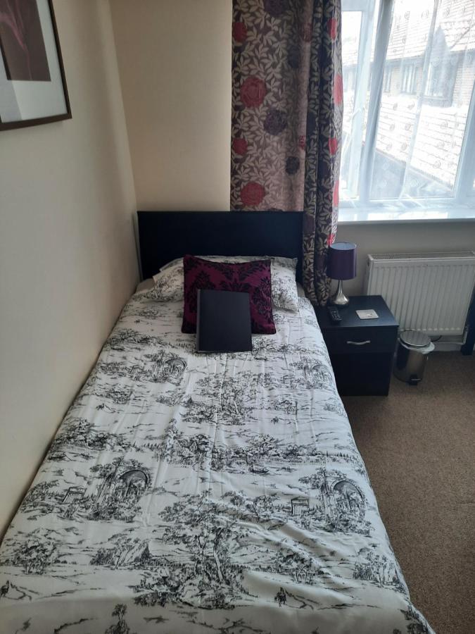 The Roebuck Inn Southampton Bagian luar foto